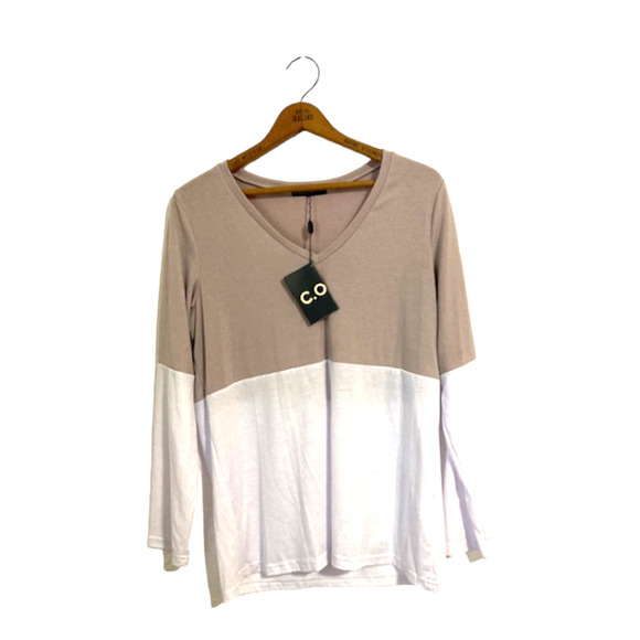 Two-Tone Tan & White Long Sleeve V Neck Top - Size Small - Picture 1 of 6